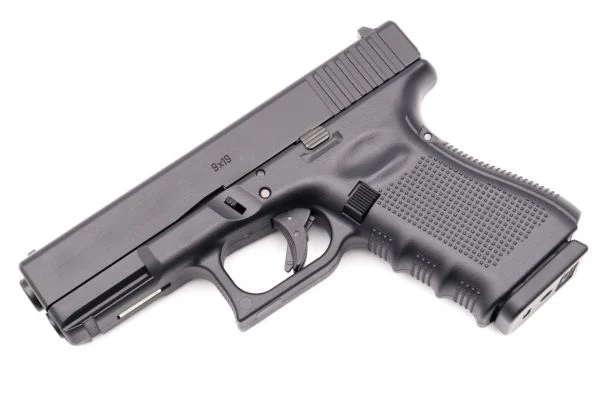 Tokyo Marui Model 19 Gen 4 Green Gas Airsoft Pistol image 0